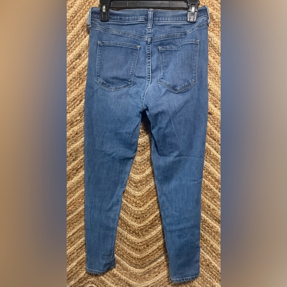 Gap Denim Women's Medium Wash Favorite High Waist Jegging,Size 8/29 Petite - Picture 3 of 9